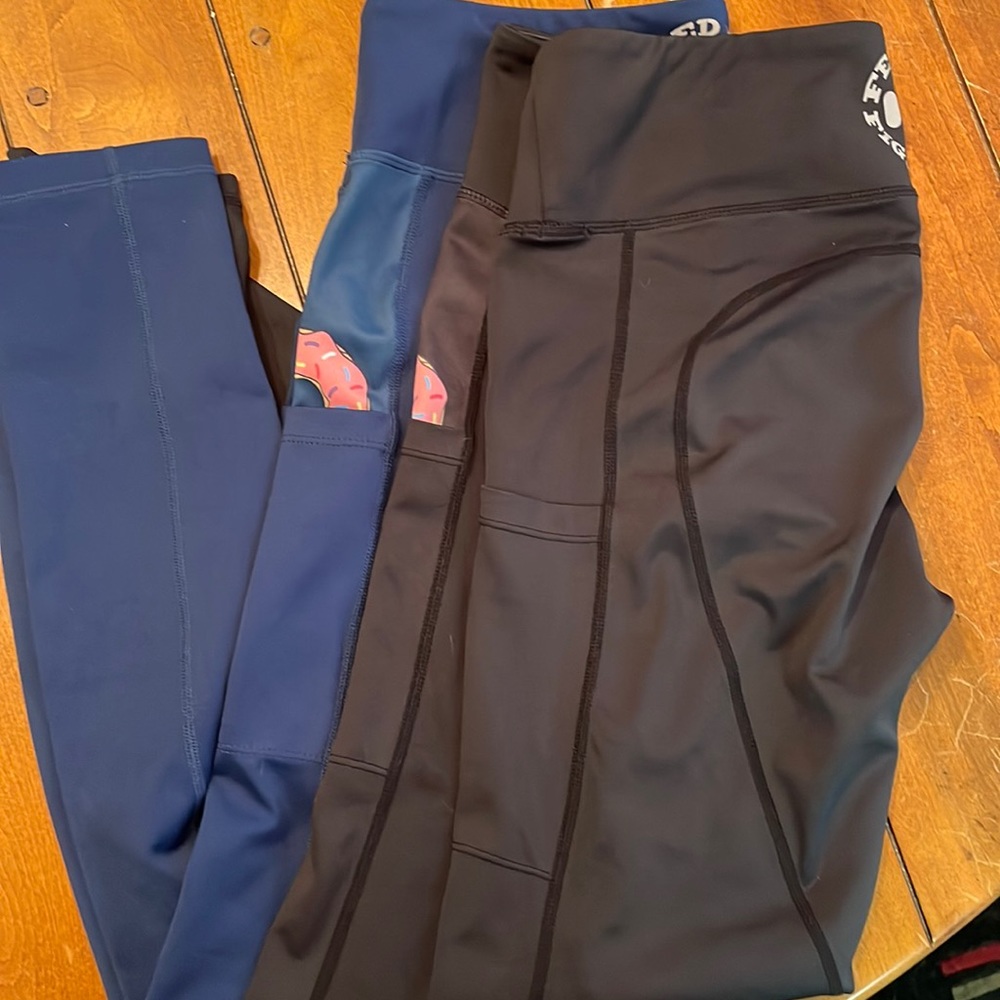 FMFM donut 🍩 pocket leggings size medium.